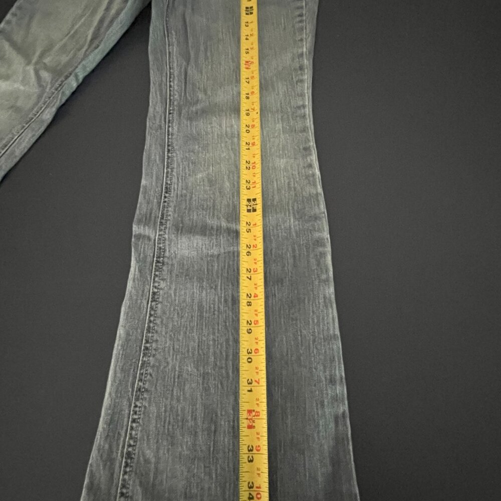 VINTAGE Tommy Hilfiger Women’s Cropped Flare jeans. Light wash denim. Size 8 - Picture 4 of 5